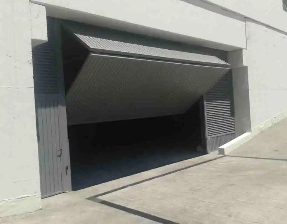 puertas garaje P 960x750 - Motorización Puertas de Garaje Barcelona - Instalación Reparación Motor
