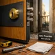 Puerta blindada de roble con detalles metálicos, herramientas y un balcón de Barcelona; ideal para encontrar instalación a buen precio.